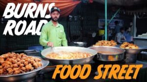 Street Food Karachi- Buns Road